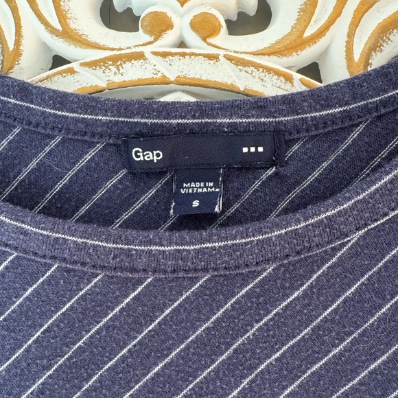 ❤️‼️Sold‼️ Asymmetrical striped relaxed fit tank top - Picture 3 of 6